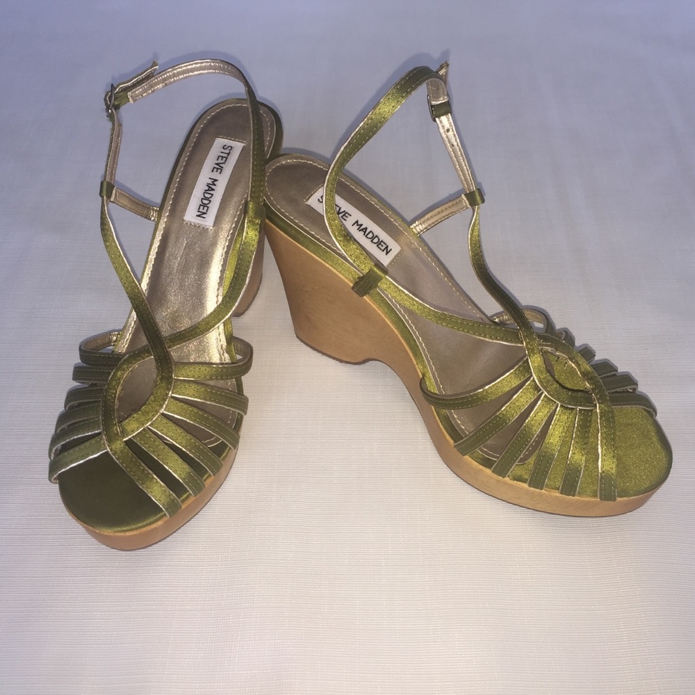 Steve Madden metallic green wedges size 9